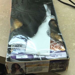 textured lace wig brand-new never been worn still in packet